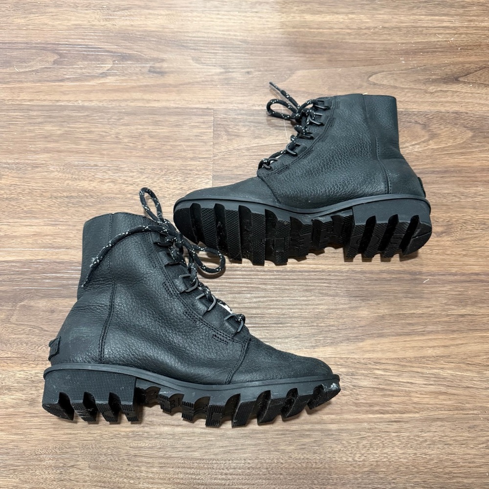 Sorel Phoenix Boot Lace Shearling Boot - Picture 2 of 7